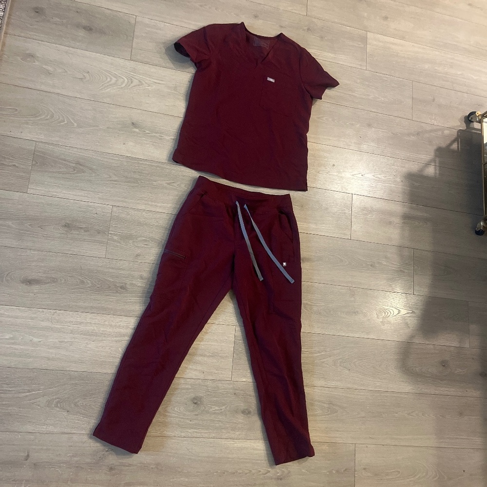 Maroon/burgundy figs set